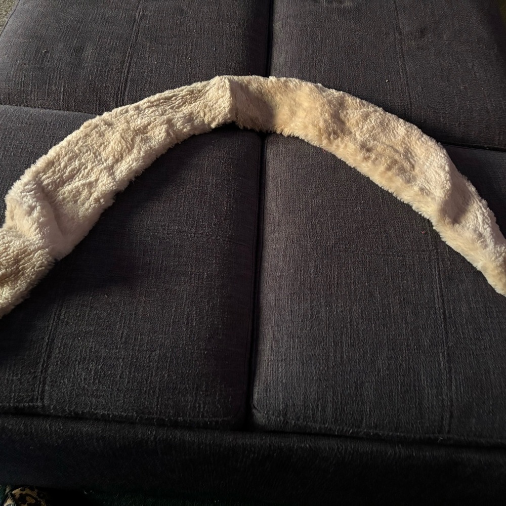Beautiful vintage fur collar 38”L